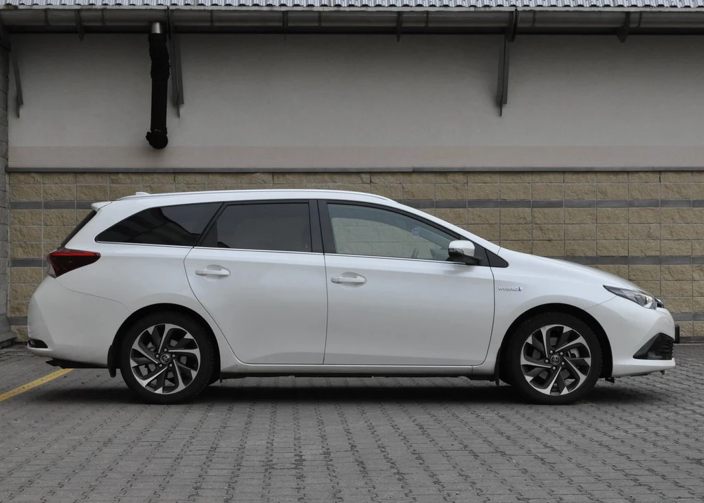 Toyota Auris Hybrid Touring Sports