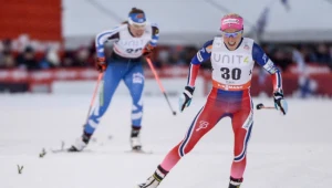 Therese Johaug (na pierwszym planie)