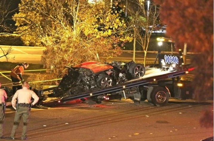 Tyle zostało z jego samochodu! Tyle zostało z jego samochodu!