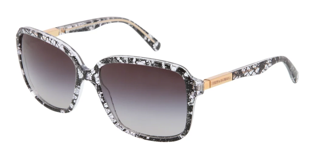 Koronkowe zdobienia w kolekcjach Dolce&Gabbana pojawiają się również w okularach przeciwsłonecznych Koronkowe zdobienia w kolekcjach Dolce&Gabbana pojawiają się również w okularach przeciwsłonecznych