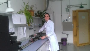 Mgr Anna Tokarzewicz z Instytutu Chemii UwB 