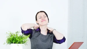 Nadmierne napięcie mięśni jest najczęściej przyczyną bólu karku