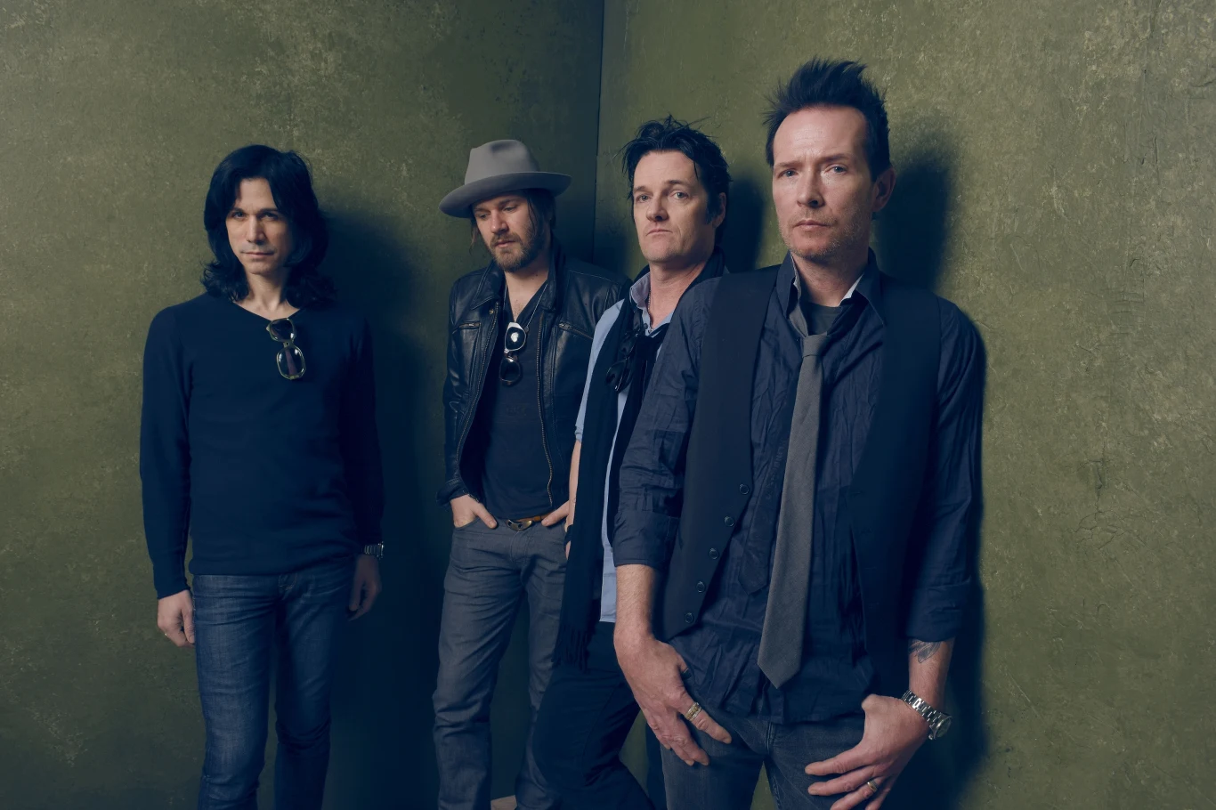 Scott Weiland (pierwszy z prawej) z własnym zespołem The Wildabouts w styczniu 2015 r. na festiwalu filmowym Sundance. Drugi od lewej gitarzysta Jeremy Brown zmarł nagle niespełna dwa miesiące później