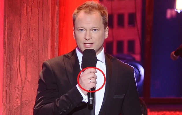 Maciej Stuhr z obrączką na palcu! Maciej Stuhr z obrączką na palcu!