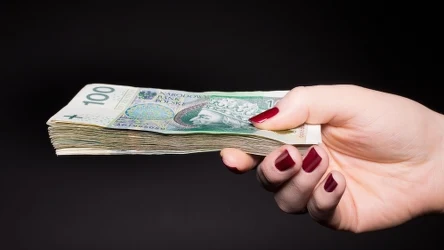 ​Duża podwyżka wynagrodzeń już za miesiąc. Kto dostanie więcej pieniędzy?
