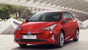 Toyota Prius z dwoma rodzajami baterii. Dlaczego?