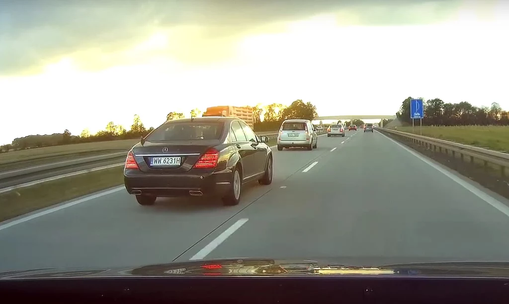 Autostrada A4 - wszyscy chcą jechać lewym pasem