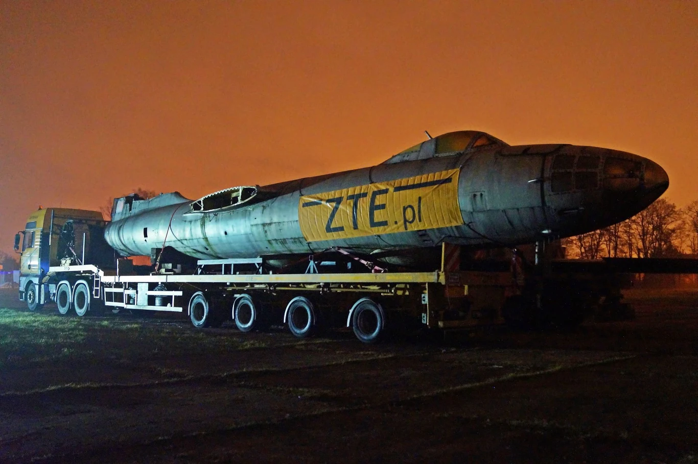 Samoloty na ciężarówkach