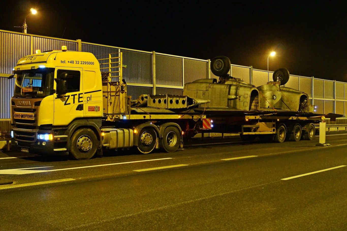 Samoloty na ciężarówkach