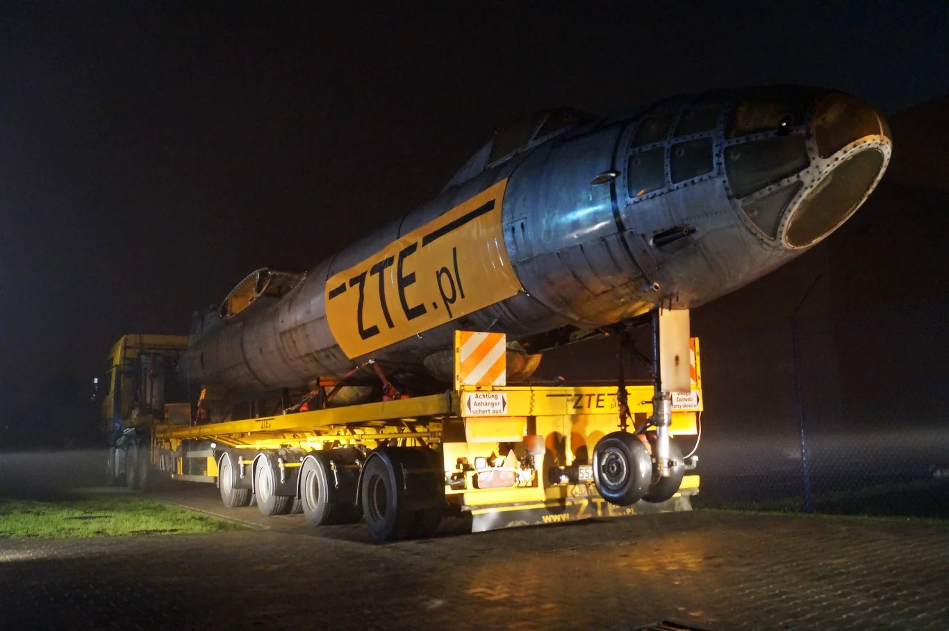 Samoloty na ciężarówkach