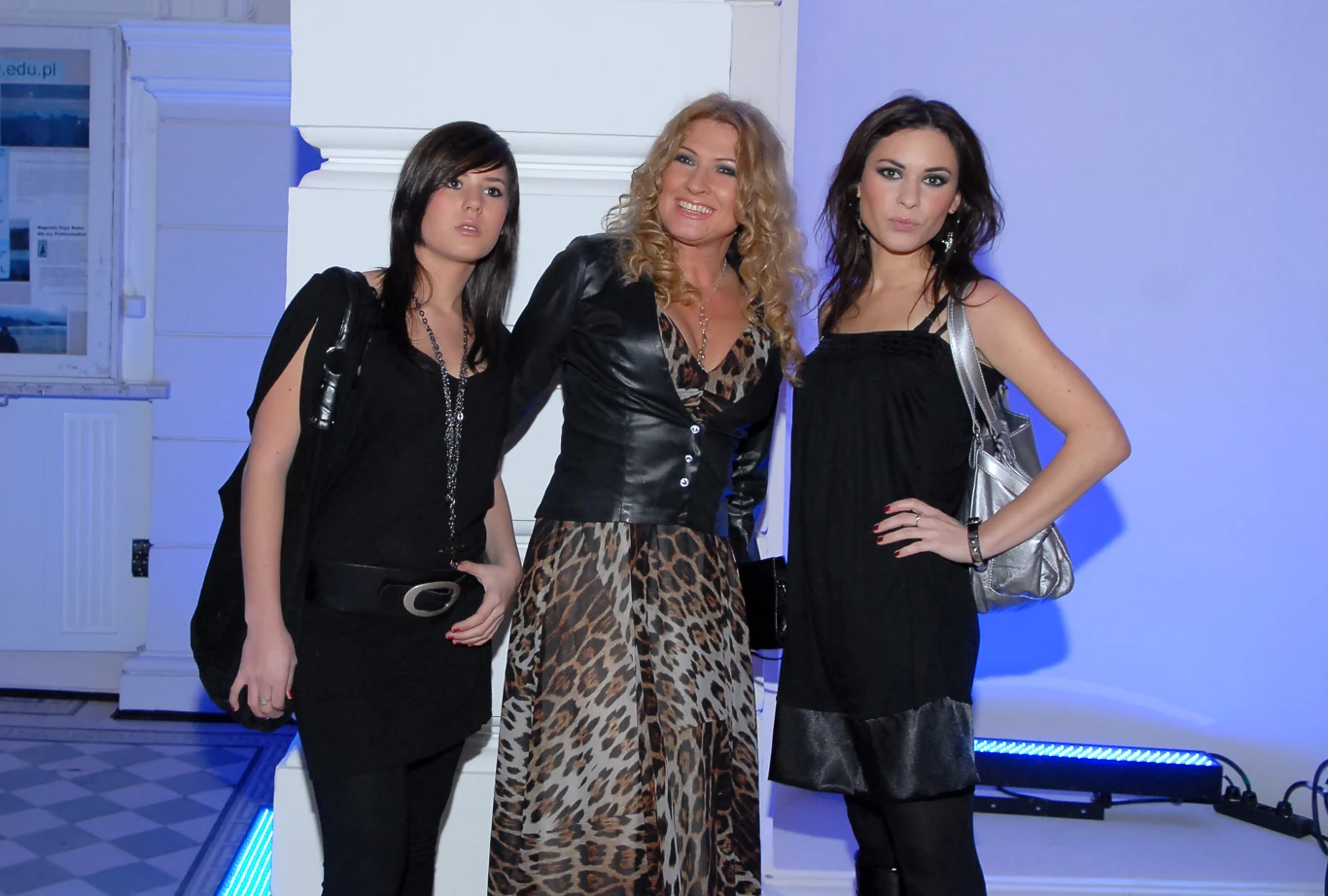 Beata Kozidrak z córkami - Katarzyną i Agatą Beata Kozidrak z córkami - Katarzyną i Agatą