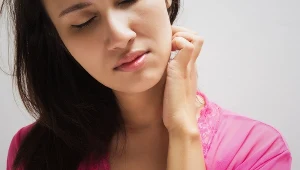 Przyczyną oprócz niewłaściwej pielęgnacji może być zła dieta.