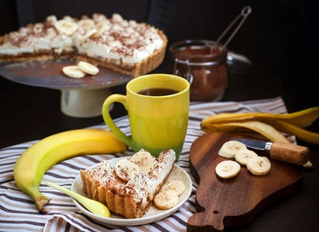 Tarta z bananami i bitą śmietaną