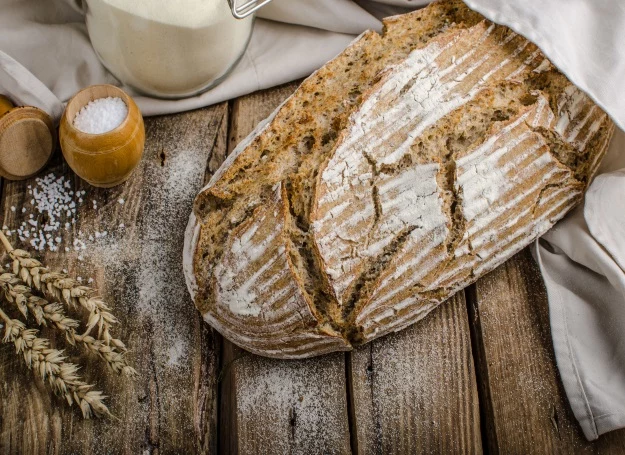 Chleb drożdżowy czy chleb na zakwasie? Wybierz ulubiony! 