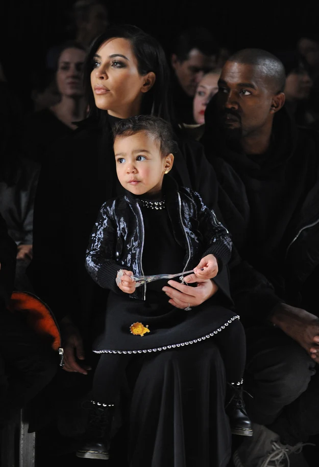 W domu przebywała również Kim ze swoimi dziećmi W domu przebywała również Kim ze swoimi dziećmi