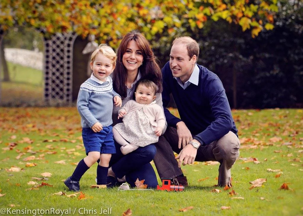 William, Kate, George i Charlotte/Pałac Kensington