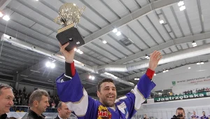 Waldemar Klisiak jeszcze w 2011 roku z Unią Oświęcim był trzeci w Pucharze Polski. Teraz trenuje Naprzód Janów.