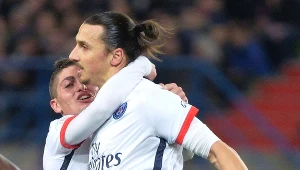 Zlatan Ibrahimović (z prawej) i Marco Verratti świętują bramkę dla PSG