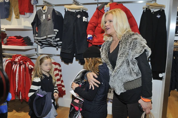 Katarzyna Figura z córkami