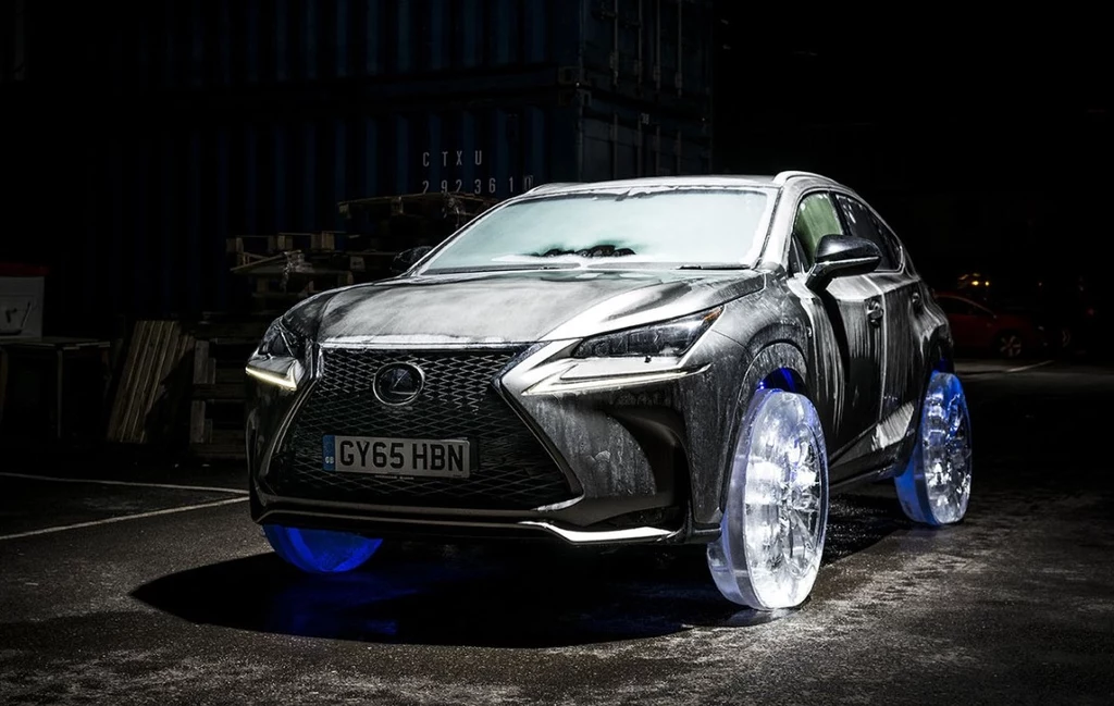 Lexus NX na lodowych kołach