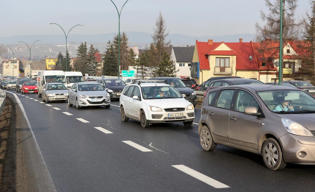 Święta Bożego Narodzenia oznaczają wzmożony ruch na drogach, a więc i podwyższone ryzykow wypadku