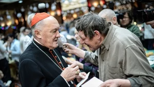 Metropolita warszawski kardynał Kazimierz Nycz podczas Wigilii z Ubogimi