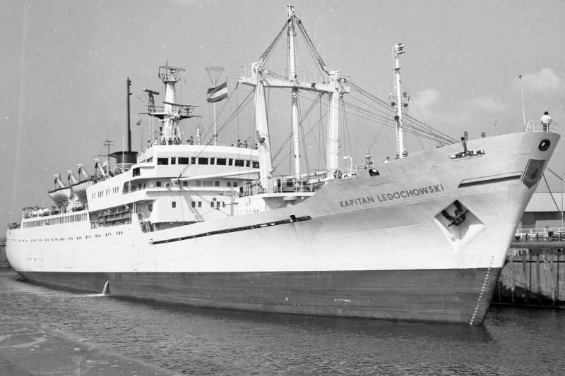 Statek szkolny Wyższej Szkoły Morskiej w Szczecinie m/s „Kapitan Ledóchowski”
