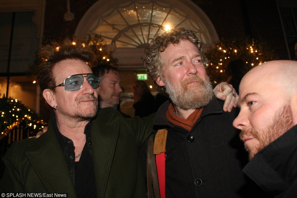 Bono i Glen Hansard na ulicach Dublina