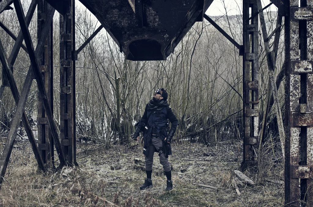 Kuba Blimel przygotował kolekcję „Urban Survivor“, inspirowaną wizją postapokaliptycznej przyszłości.