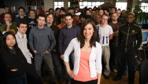 Jade Raymond z zespołem pracującym nad pierwszą częścią serii Assassin's Creed