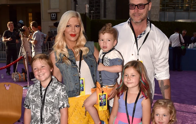 Tori Spelling z rodziną