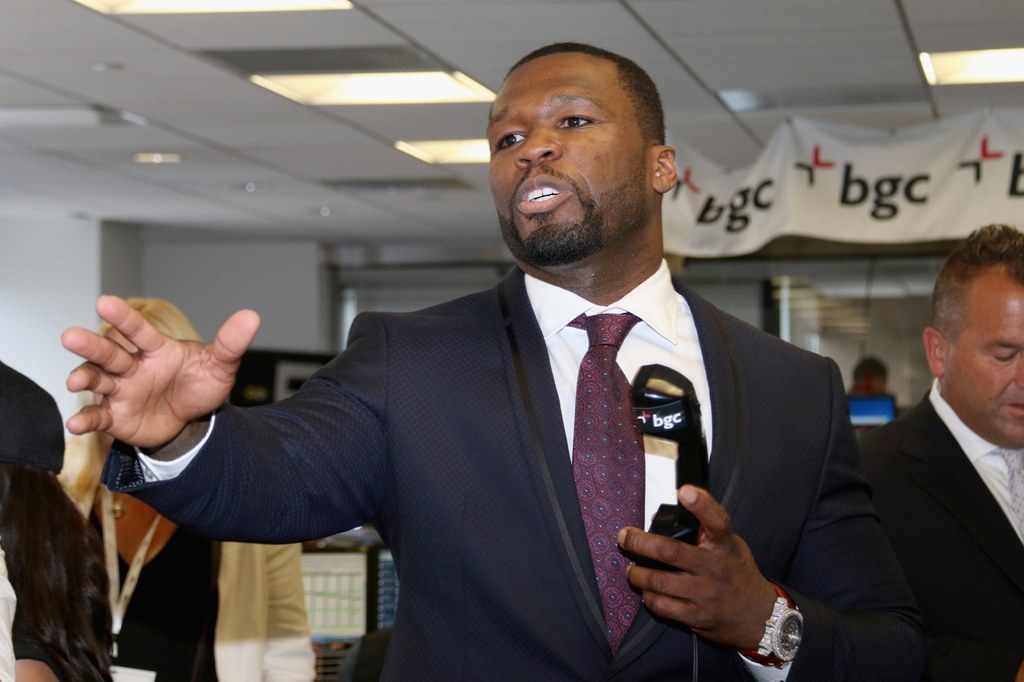 50 Cent co miesiąc płaci dziadkom 3,5 tysiąca dolarów