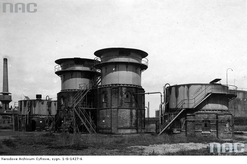 Państwowa Fabryka Olejów Mineralnych "Polmin" w Drohobyczu - wdok ogólny Państwowa Fabryka Olejów Mineralnych "Polmin" w Drohobyczu - wdok ogólny