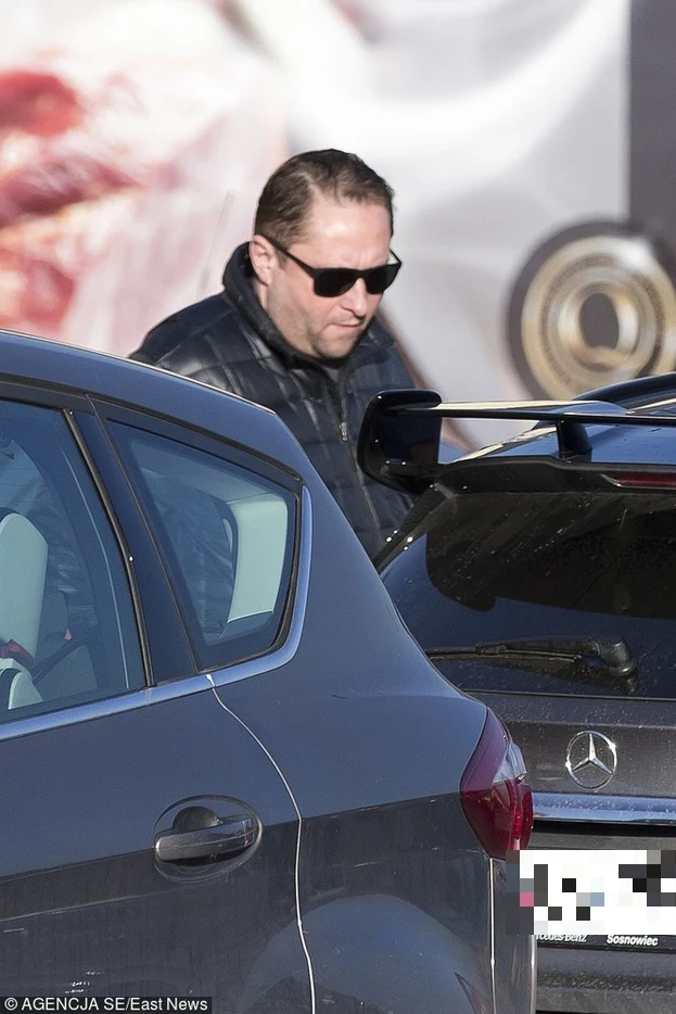 Kamil Durczok na zakupach w dyskoncie