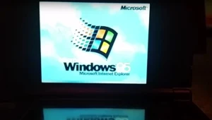 Windows 95 - fragment filmu z demonstracji systemu na konsoli Nintendo. Źródło: youtube.com /kanał: shutterbug20001