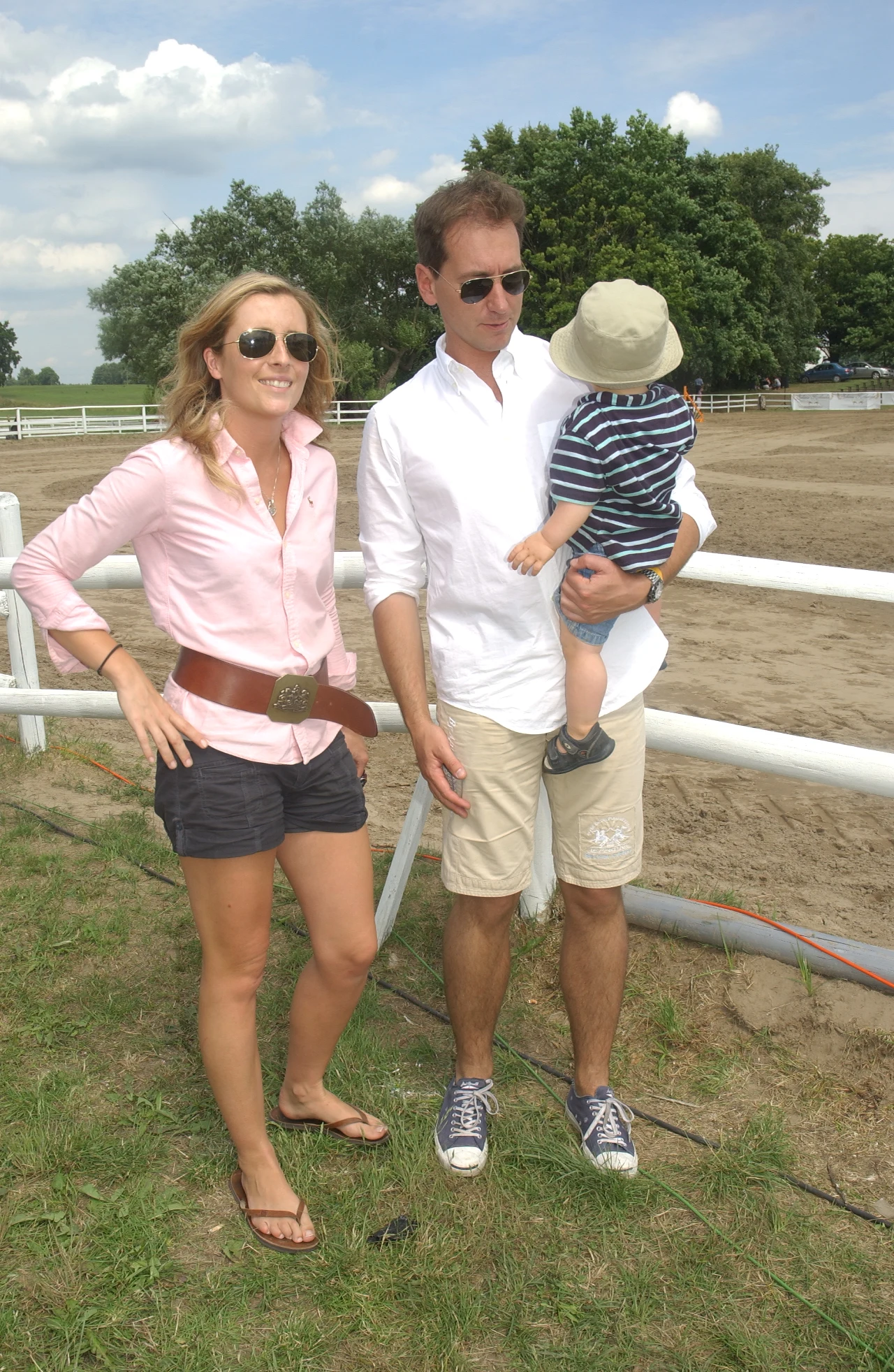 Piotr Kraśko z żoną i dzieckiem