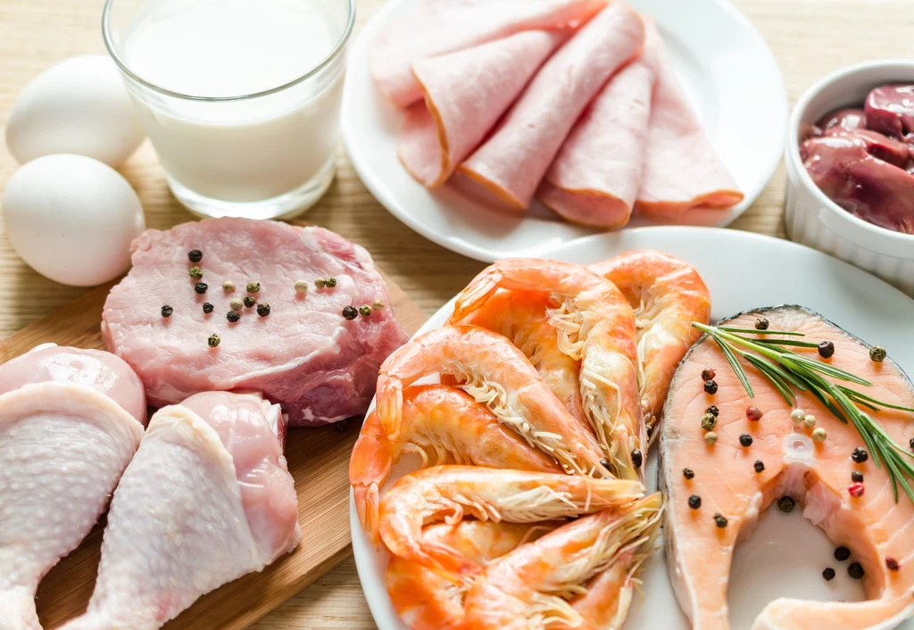 Mięso, ryby i jaja - są źródłem najwyższej jakości białka i dobrze przyswajalnego żelaza
