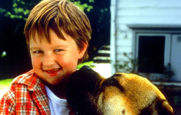 Angus T. Jones wygląda teraz całkiem inaczej