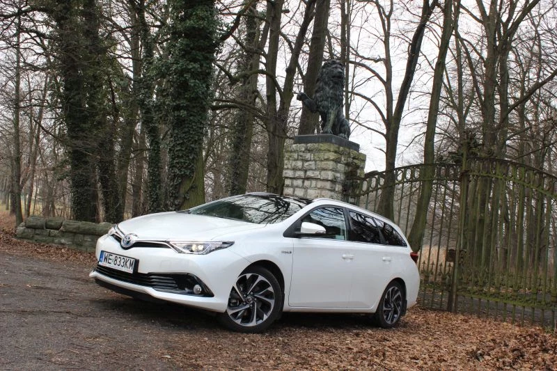 Toyota Auris Touring Sports Hybrid