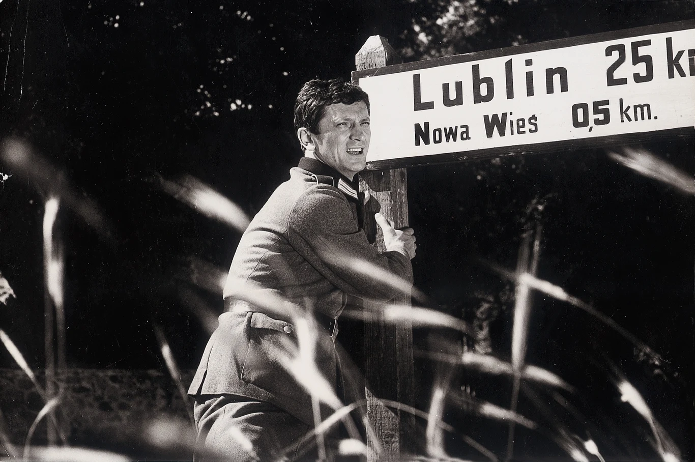 Na ekranie po raz pierwszy pojawił się w 1959. Do dziś zagrał w ponad 30 filmach.

Większości publiczności Marian Kociniak kojarzy się jednak z rolą szeregowca Franciszka Dolasa w komedii Tadeusza Chmielewskiego: "Jak rozpętałem drugą wojnę światową" (1969).


 
