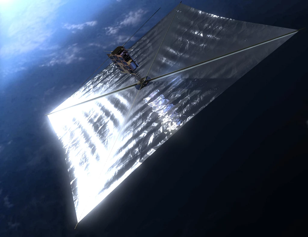 Satelita ma przetestować dwa rozwiązania - systemu deorbitacji (tzw. żagiel deorbitacyjny) oraz czujnik słoneczny na bazie ogniw fotowoltaicznych Satelita ma przetestować dwa rozwiązania - systemu deorbitacji (tzw. żagiel deorbitacyjny) oraz czujnik słoneczny na bazie ogniw fotowoltaicznych