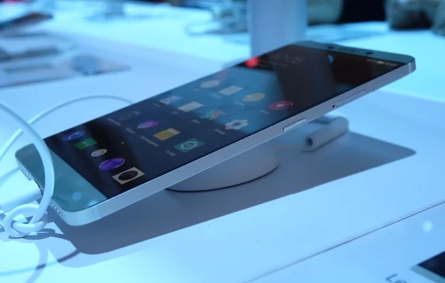 LeTV Le MAX Pro LeTV Le MAX Pro