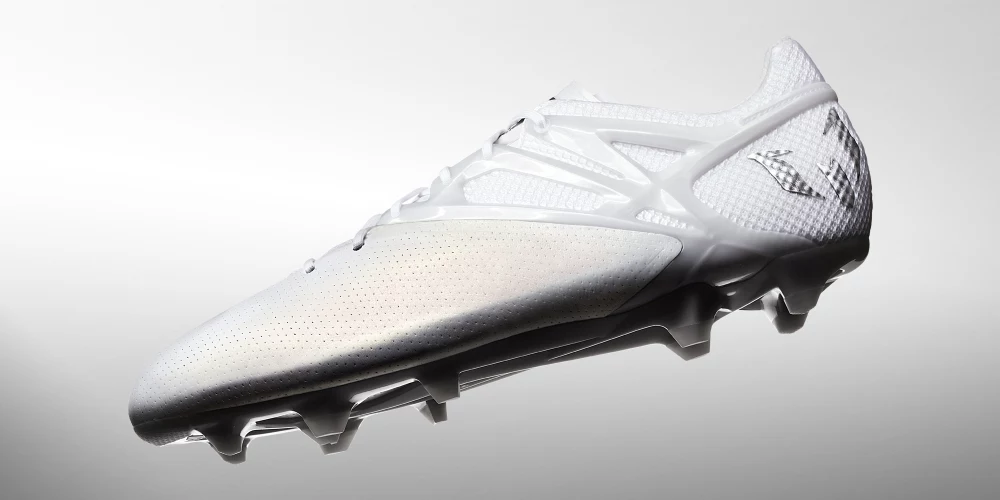 Adidas Messi15 - platynowe korki z najlepszej perłowej skóry Adidas Messi15 - platynowe korki z najlepszej perłowej skóry