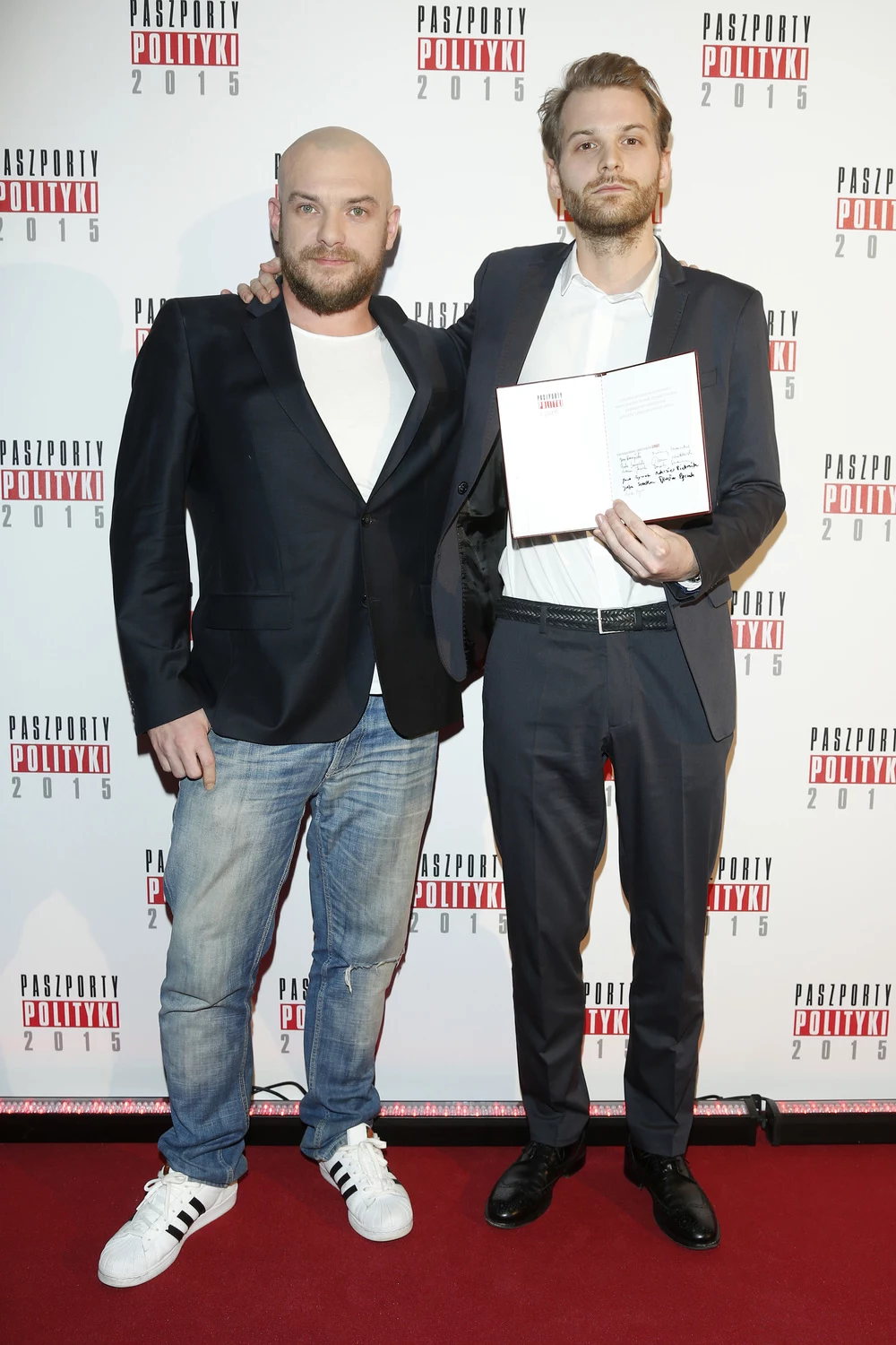 W kategorii Film nagrodę otrzymał Magnus von Horn, Szwed od 10 lat mieszkający i tworzący w Polsce, autor m.in. wielokrotnie nagradzanego filmu "Intruz". Na zdjęciu Łukasz Palkowski i Magnus von Horn. W kategorii Film nagrodę otrzymał Magnus von Horn, Szwed od 10 lat mieszkający i tworzący w Polsce, autor m.in. wielokrotnie nagradzanego filmu "Intruz". Na zdjęciu Łukasz Palkowski i Magnus von Horn.