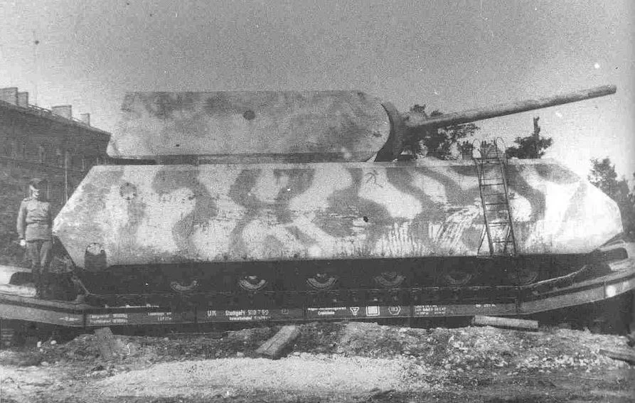 Niemiecki czołg Panzerkampfwagen VIII Maus zdobyty przez Armię Czerwoną