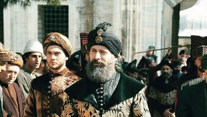 Odc. 261.: Sulejmanowi nie udaje się przekonać ludzi, że z jego zdrowiem jest wszystko w porządku