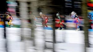 Monika Hojnisz (trzecia z lewej)