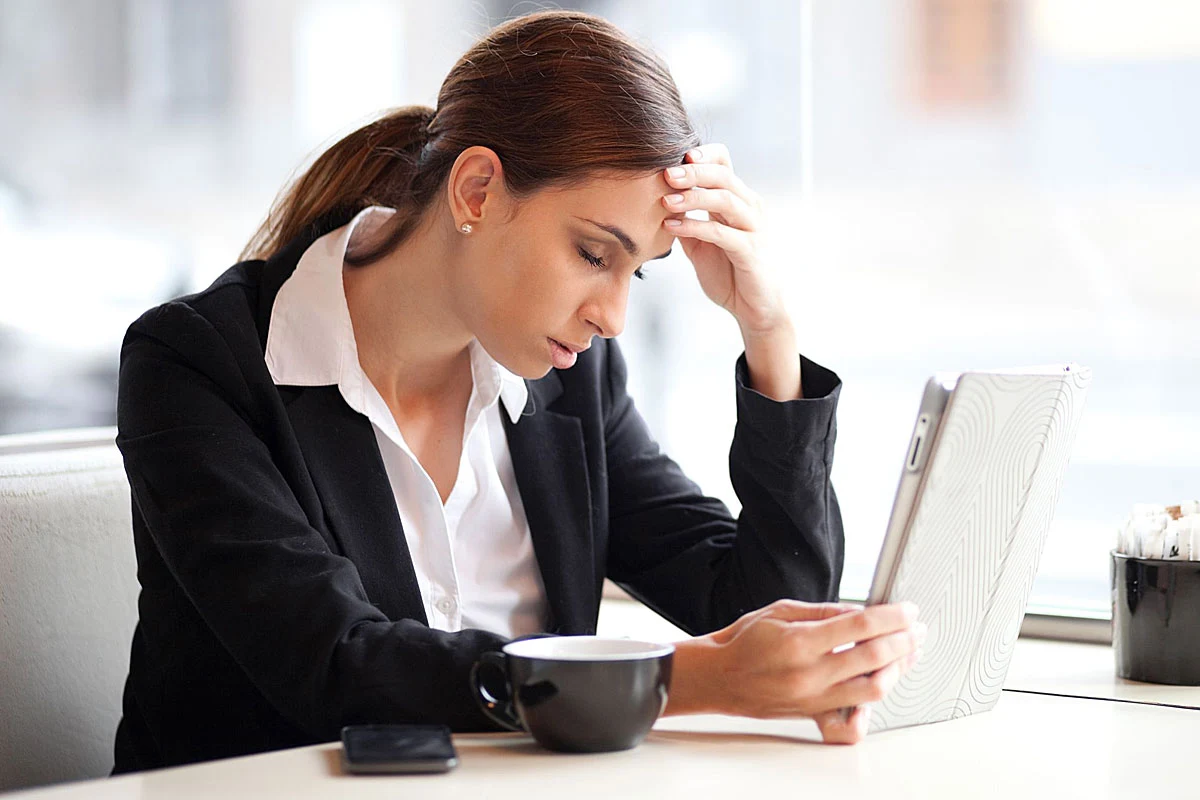 Stres może być jednym z czynników, który wpływa na zwiększającą się ochotę na słodkie przekąski Stres może być jednym z czynników, który wpływa na zwiększającą się ochotę na słodkie przekąski