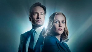 Fox Mulder (David Duchovny), Dana Scully (Gillian Anderson)