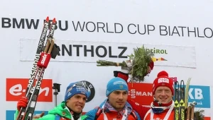 Od lewej: Simon Schempp, Anton Szypulin i Johannes Thingnes Boe